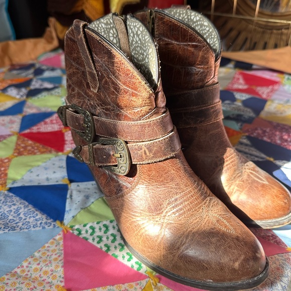 Dingo heeled booties - Picture 2 of 3